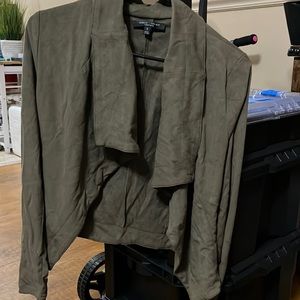 Romeo+Juliet countries size small.  Green.